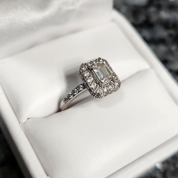 EMERALD Cut White Gold Diamond Engagement Ring - Picture 7 of 8